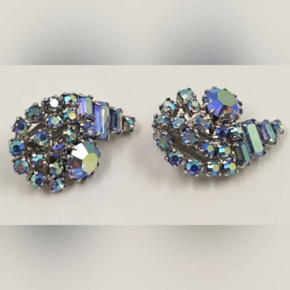 Continental Vintage Blue Borealis Rhinestone Clip On Earrings - Picture 12 of 16